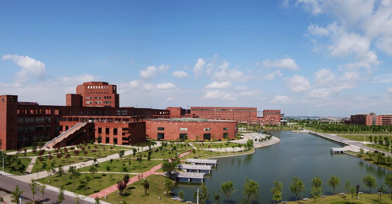 江西師范大學(xué)旭潔洗地機客戶案例-<a href=http://www.suofeiya.net.cn target=_blank class=infotextkey>洗地機生產(chǎn)廠</a>家